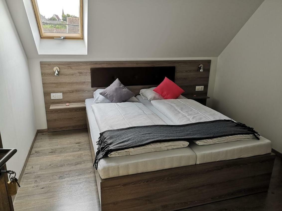 Roze Vendeghaz Hotel Villany Luaran gambar
